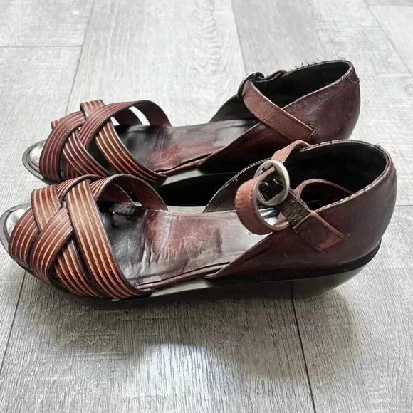 Robert Clergerie Brown Leather Strappy Platform
Sandals Size 8.5 - Picture 1 of 5